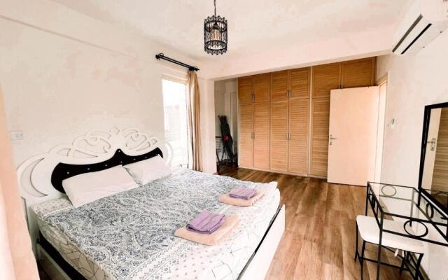 Flat With Roof Terrace and Sea View in Kyrenia