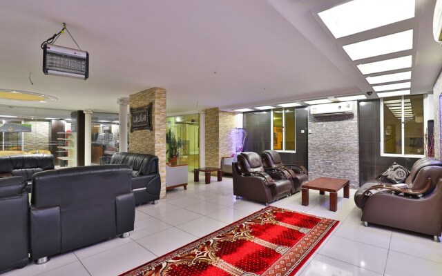 OYO 215 Wassan International Hotel