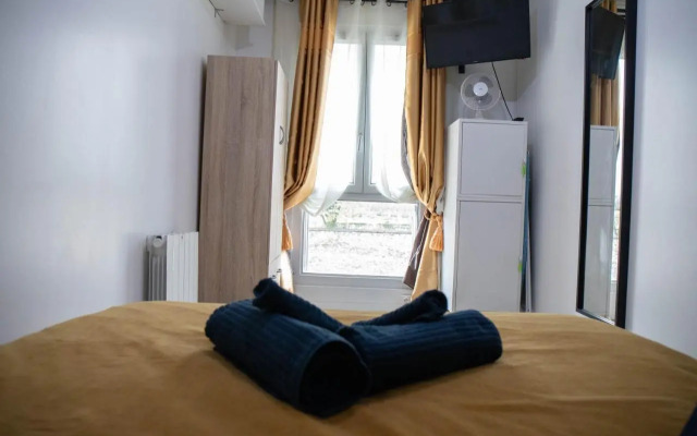 Cosy Home - PantinSmile