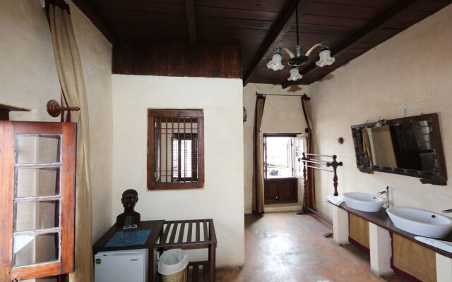 Emerson Spice Hotel