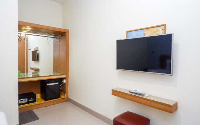 Urbanview Hotel Ruby Makassar