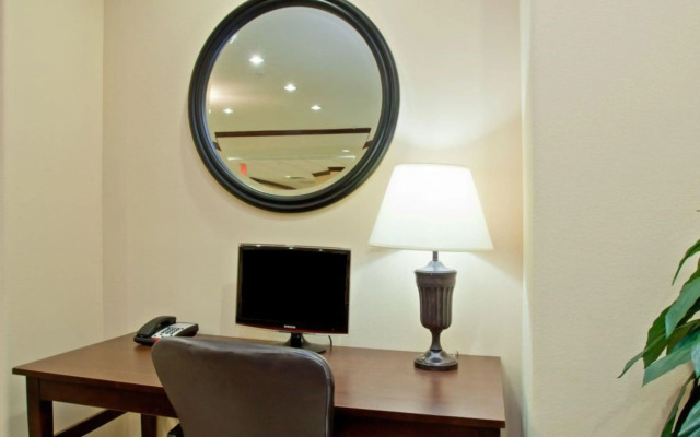 Candlewood Suites League City by IHG