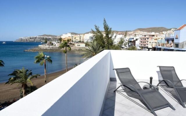 Pura Vida Beach Suites