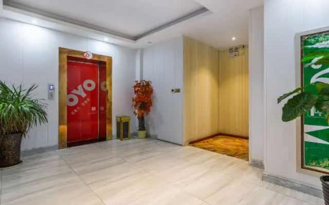 Jinhong Holiday Hotel (Xinyang Century Plaza) – Hotel Rooms – Xinyang
