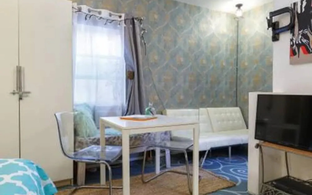@ Poetic French Style Cottage @venice Beach Studio Bedroom Apts