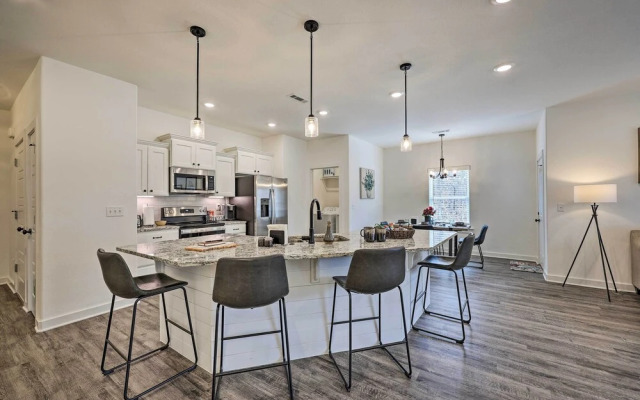 Newly Built Bella Vista Home Near Lakes