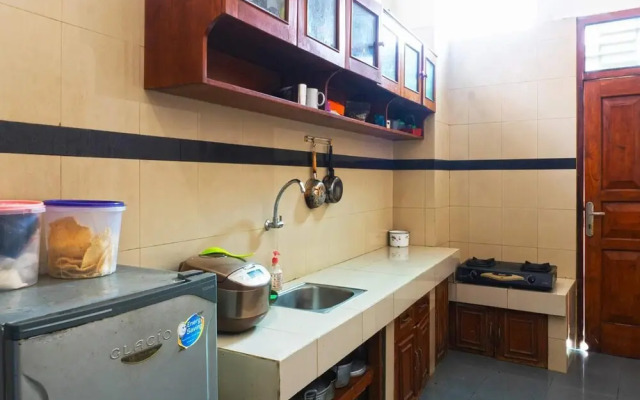 OYO 91327 Residence 38