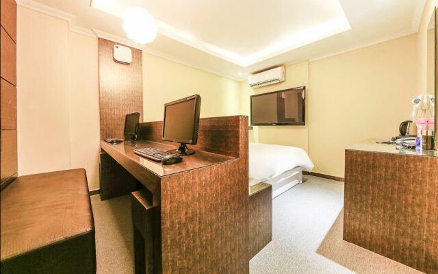Nabi Hotel