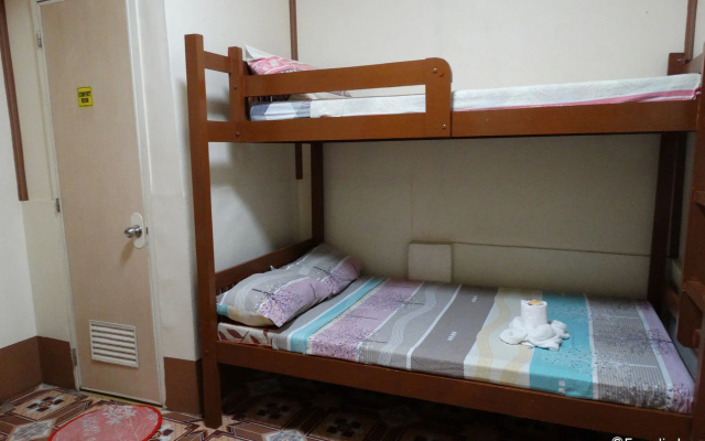 Eden Travellers Lodge