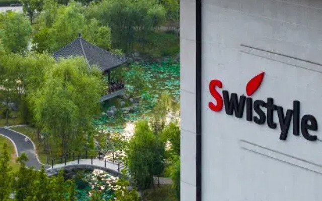 Swistyle Thousand Crane Lake