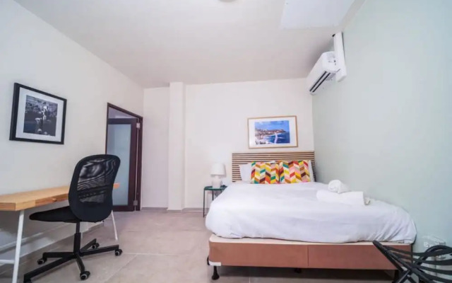 Room 1 - Stylish Accessible Suite