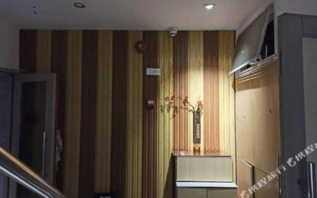 Yuefa Hotel (Shenzhen Dongmen Old Street Shaibu Subway Station)