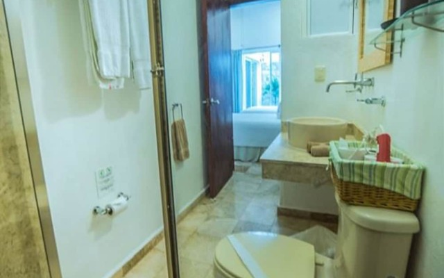 Magic, 1 block from Mamitas Beach by Tripintravel