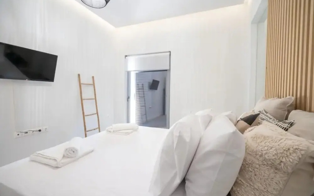 Piraeus Cozy Apartment for 4 Persons