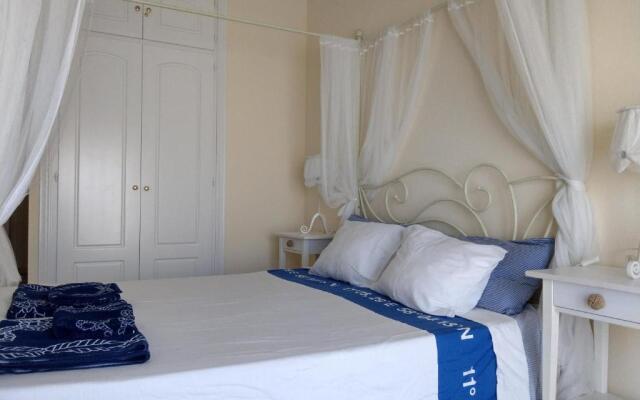 Marina De La Duquesa Apartment