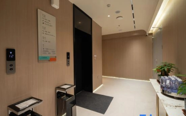 Memory Shiguang E-sports Hotel (Nanchang Wangfujing Branch)
