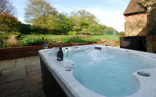 Blue Hills - Pool Hot tub
