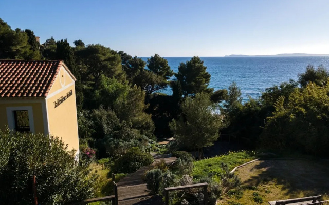 Apartment in Saint-tropez With Beach Access