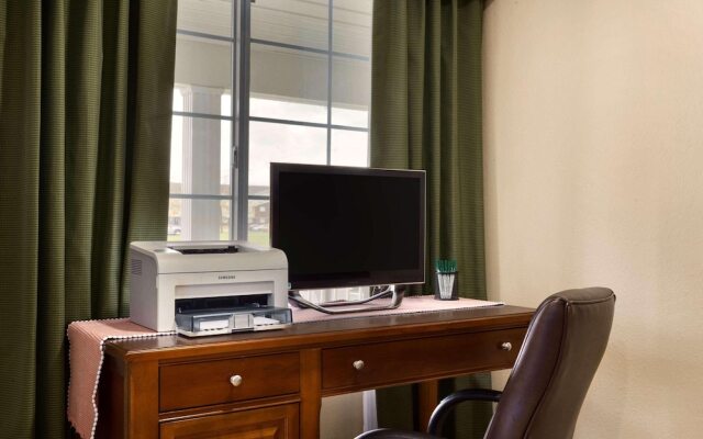 Country Inn & Suites By Carlson Marion