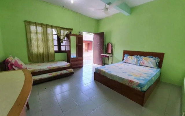 Redzwan's Beach Resort by OYO Rooms