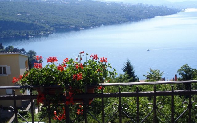 Luxury Three-bedroom Apartment With Amazing Overlook at the sea