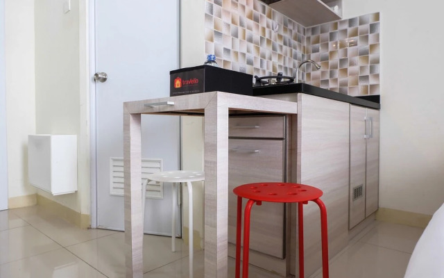 Cozy Studio Apartment Connected to Mall at Green Pramuka