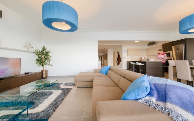 THE Ultimate Luxury, Sliema With Pool