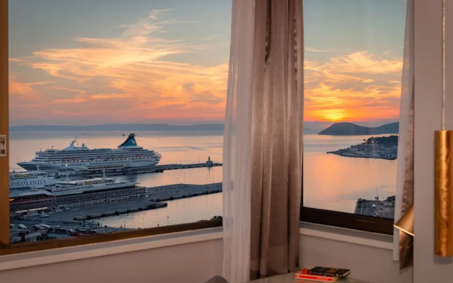 Royal Suites Sky