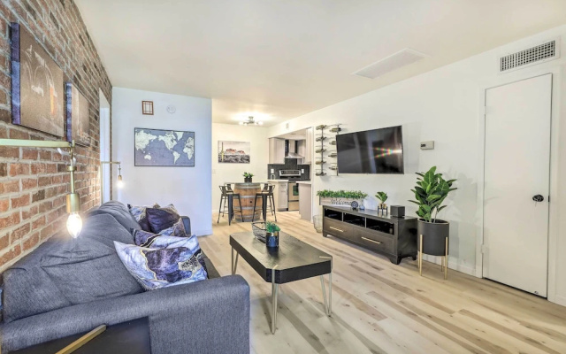 1 Mi to Dtwn Chandler: Townhome w/ Community Pool