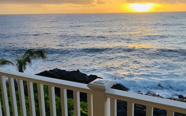 The Jewel Box 2 Bedroom Home by RedAwning