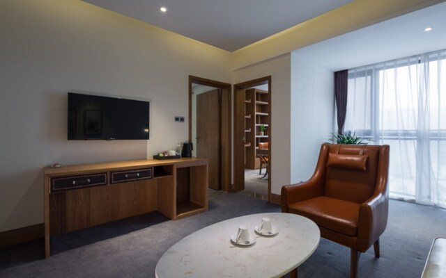 Prolit Hotel (Dazhou Luofu Square Railway Station)