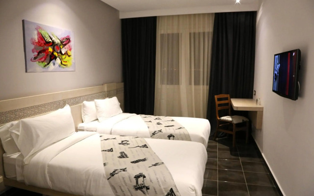 Hotel A44
