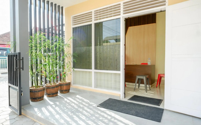 RedDoorz near Gejayan 3