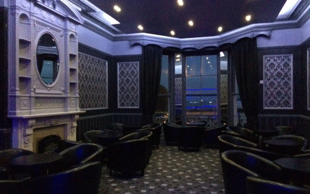 The Carlton Hotel