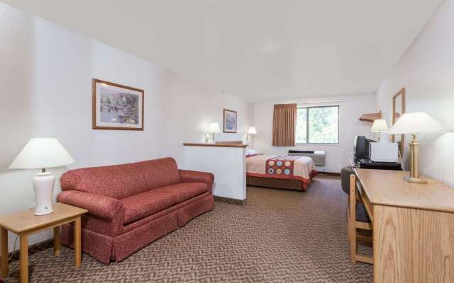 Super 8 By Wyndham Prince Frederick