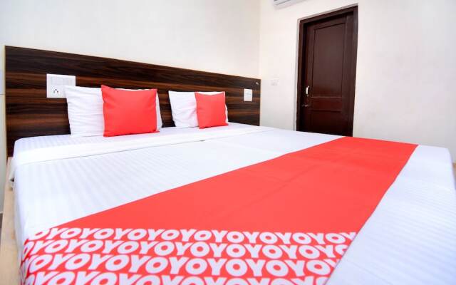 OYO 17133 Hotel Anmol