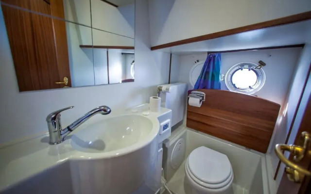 Vintage Houseboats at Niderviller Harbor by Kuhnle-Tours