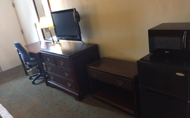 Travelodge by Wyndham Lynchburg