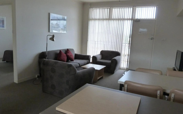 Glenelg Holiday Apartments
