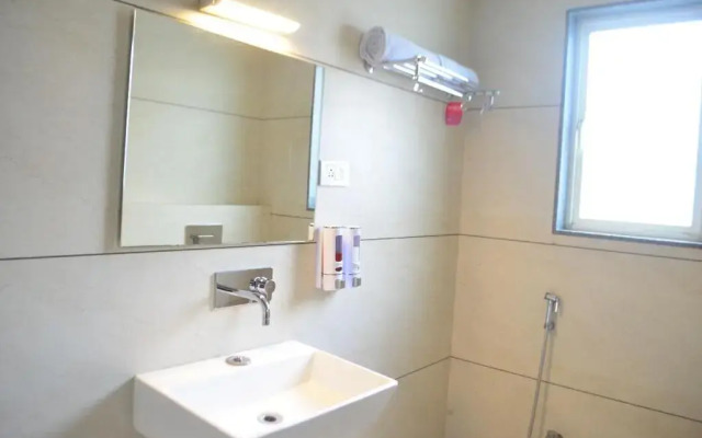 Hotel Anuradha Deluxe by OYO Rooms