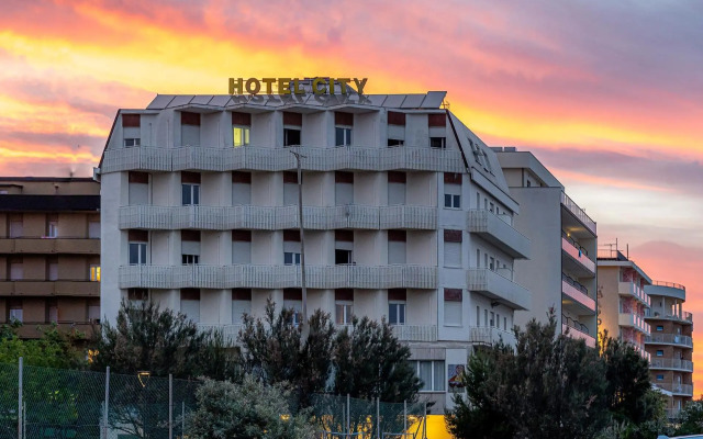 Hotel City Beach Resort