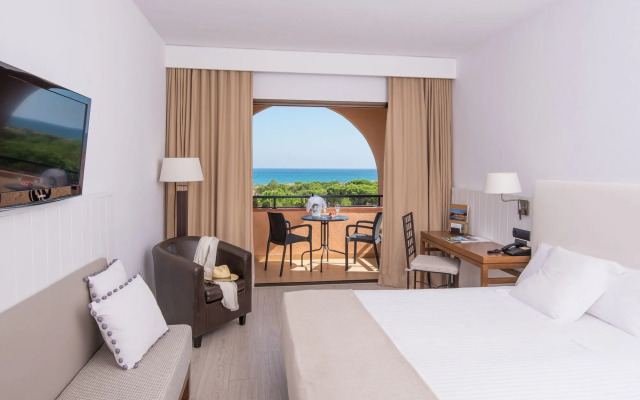 La Costa Golf & Beach Resort