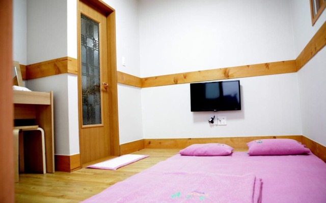 Heungbuga Hanok Guesthouse