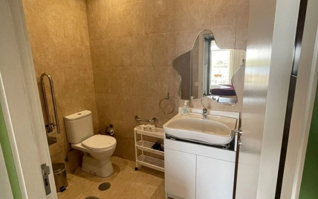 Naval Guest House & Bistrô