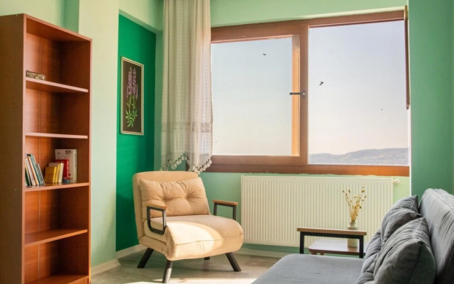 Flat With Great View and Central Location in Konak