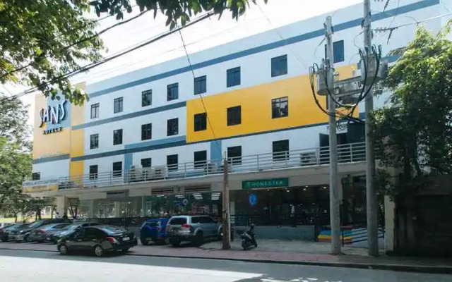 Sans Hotel at Algers Suites Marikina by RedDoorz