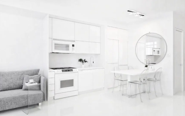 Penthouse 7: Smart Luxury Tower w Panoramic View