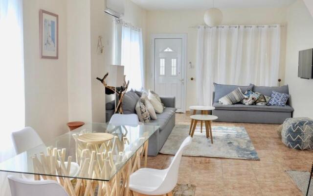 Melanos Residence 2 bdrm townhouse with private pool