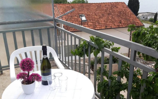 Apartments by the sea Podaca, Makarska - 6745