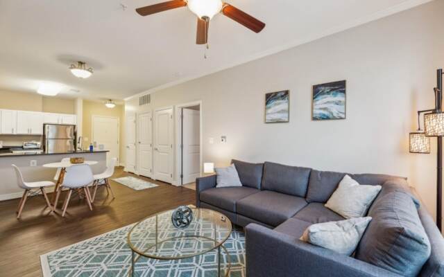 Stylish 1 BR Apartment w Movie Theater